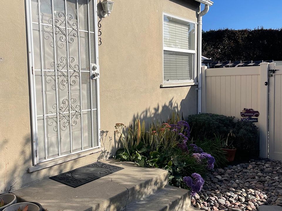 Entry way inside a gate from the main street