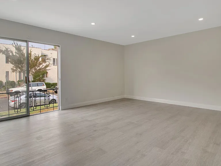 8588 Horner St — Photo 2
