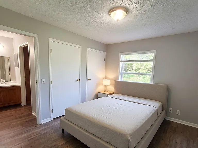 127 E Mulberry St — Photo 6