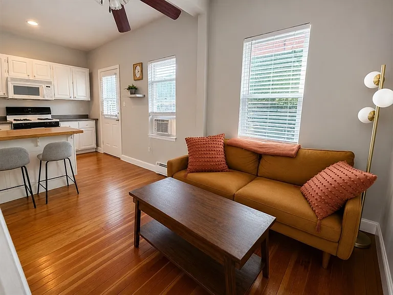 3 K Street Pl #1 — Photo 2
