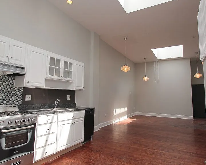 1527 South Street — Photo 6