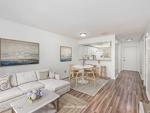 5th image of 2973 Sir Hamilton Cir #8