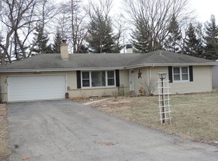 3S131 Arboretum Rd, Glen Ellyn, IL 60137