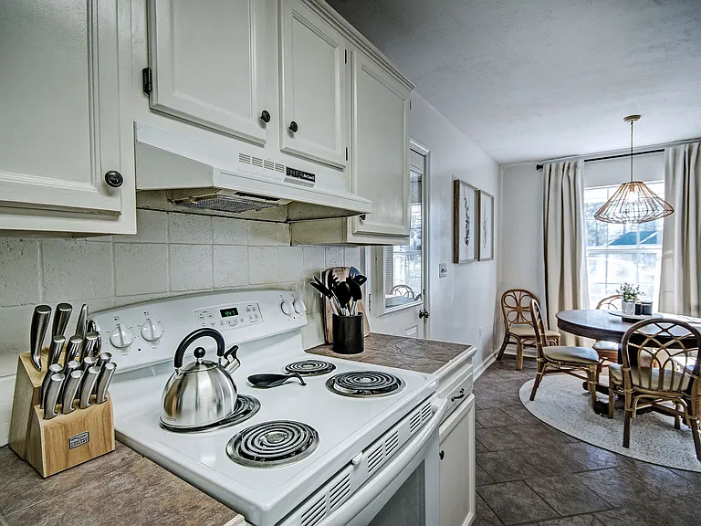 1221 Barnett Bend Cv — Photo 17