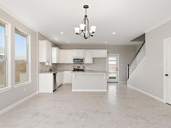 3rd image of 522 S Tecate Dr