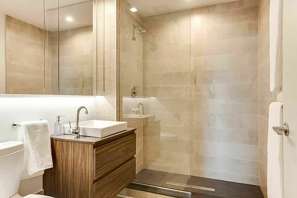 Rented by Monarch Realty Group | media 20