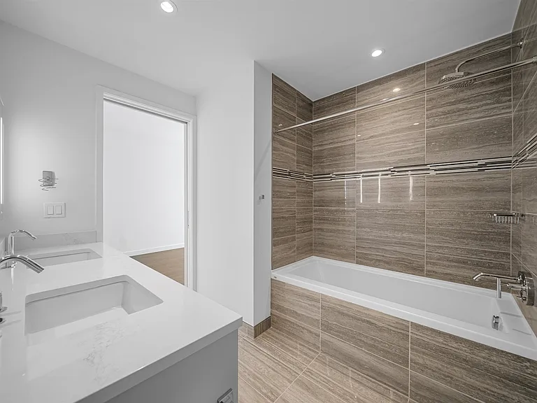 800 Avenue At Port Imperial #914 — Photo 28