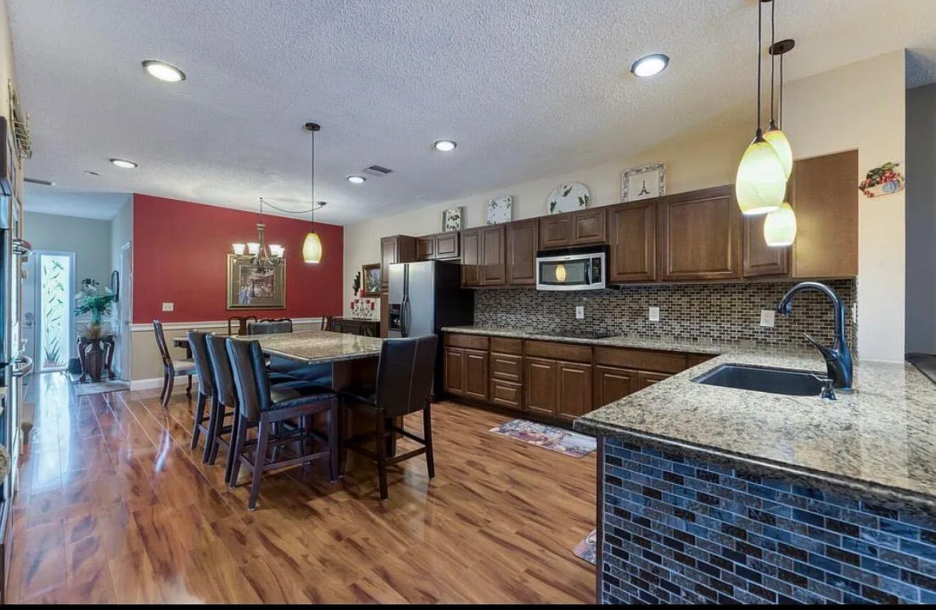 3 bed, 2.5 bath, 2088 sqft, $3,500 — Photo 4