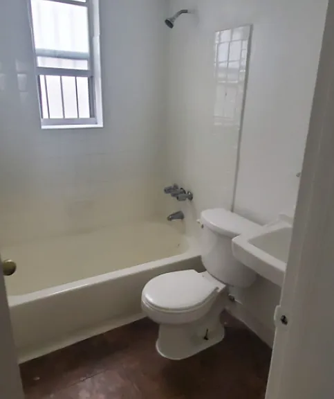 DOWNTOWN VILLAS LLC — Photo 6