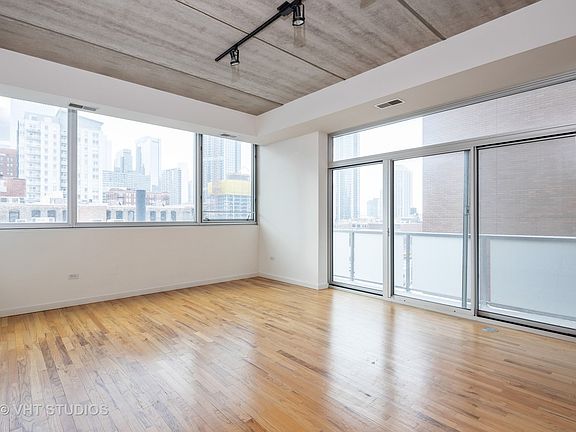 2nd image of 630 N Franklin St APT 821