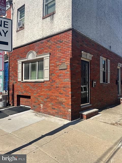 1st image of 1117 McKean St Floor 1