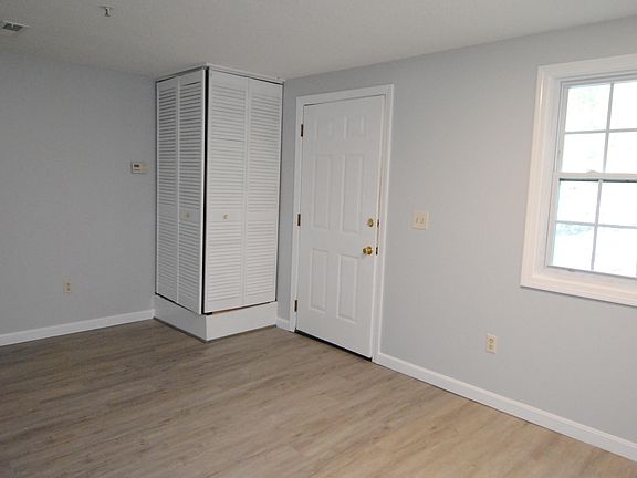 5th image of 605 Elmwood Dr