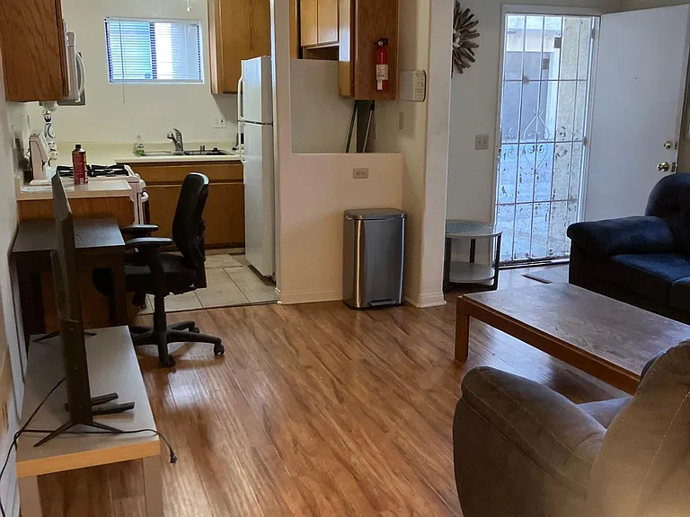 610 Olive Ave — Photo 11