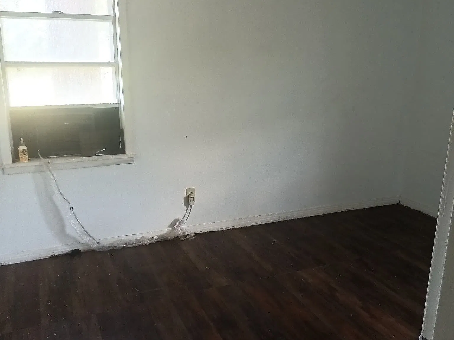3 bed, 1.0 bath, 1100 sqft, $1,000 — Photo 4