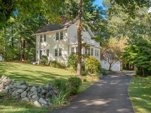 10 Medway St, Norfolk, MA 02056