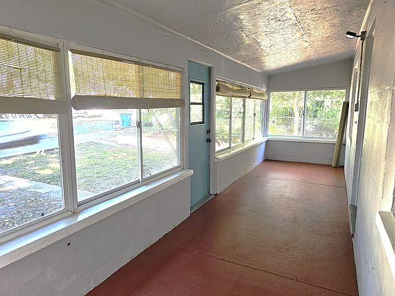 3rd image of 1730 Ridgewood Ave