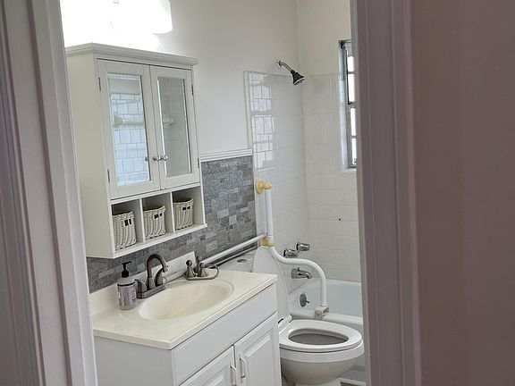 4th image of 237 Creekview Dr