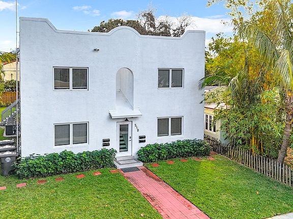 3rd image of 518 Biscayne Dr #1