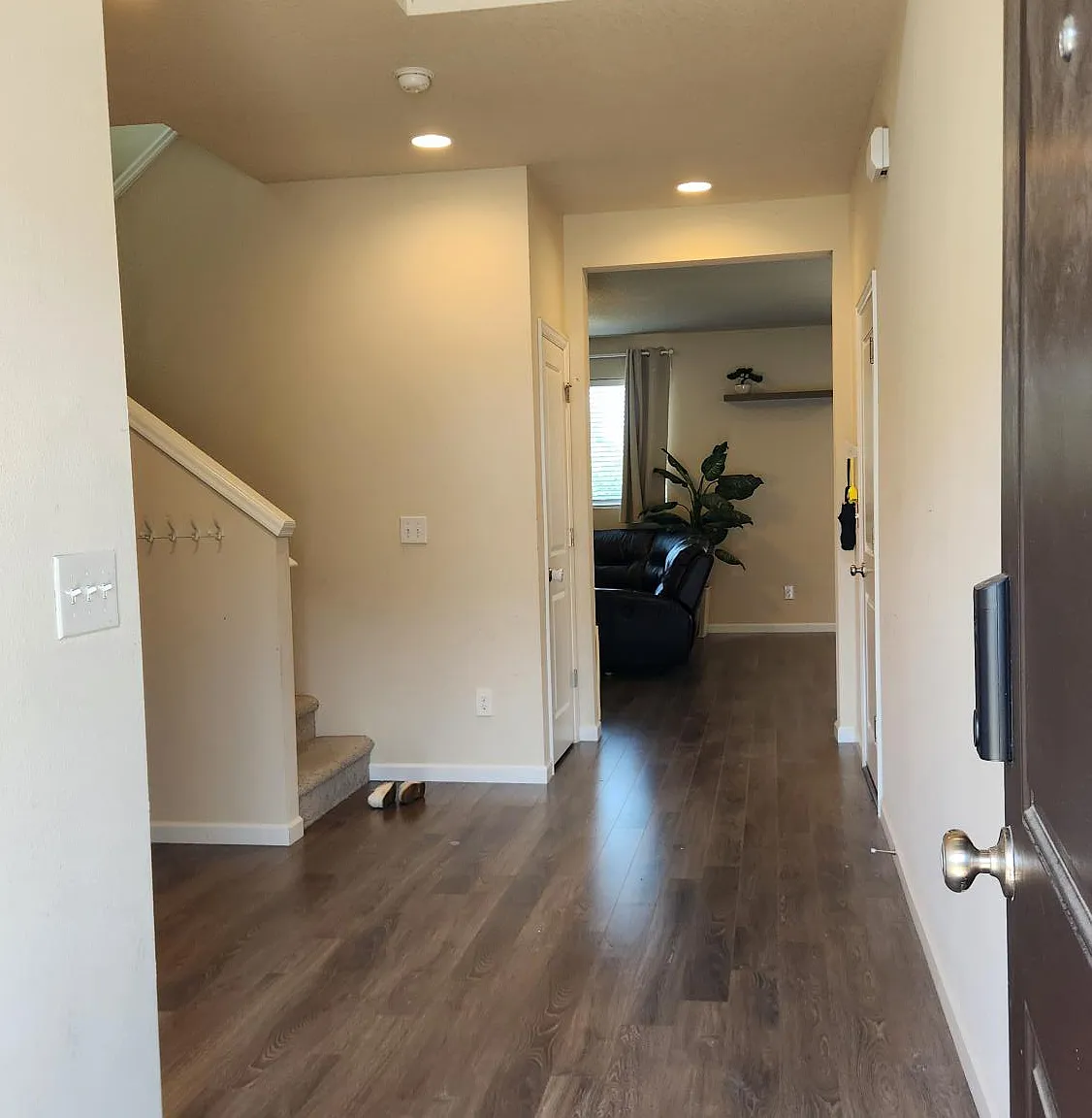 4 bed, 2.5 bath, 2276 sqft, $2,950 — Photo 3