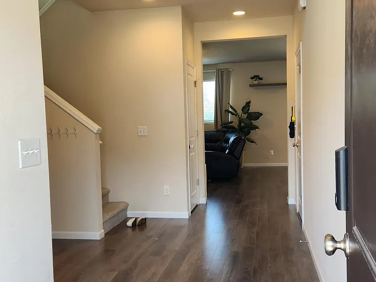 5028 NE 126th Ave — Photo 3