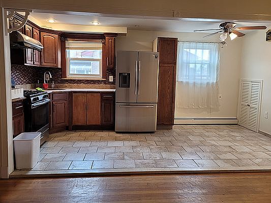 4th image of 237 Bay 43 St #2F
