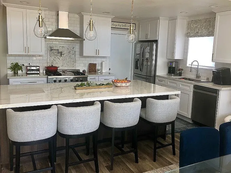2423 Washington Ave — Photo 4