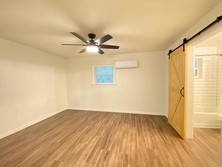 Unit Photo