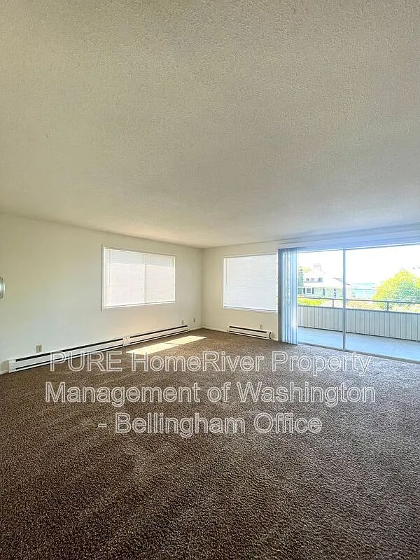2 bed, 1.0 bath, 1285 sqft, $1,745 — Photo 2
