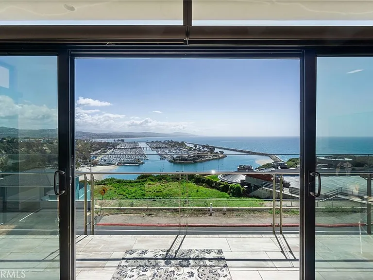 34403 Green Lantern St #2 — Photo 4