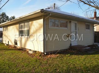 385 30th St SE, Cedar Rapids, IA 52403