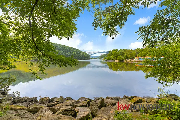 Rented by Keller Williams NYC | media 22