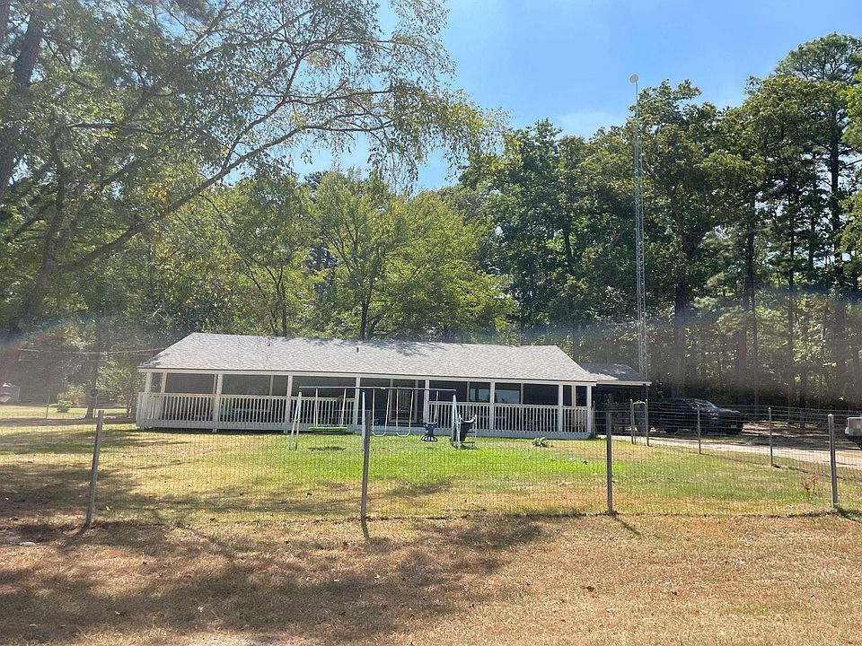 1st image of 132 Dogwood Ln