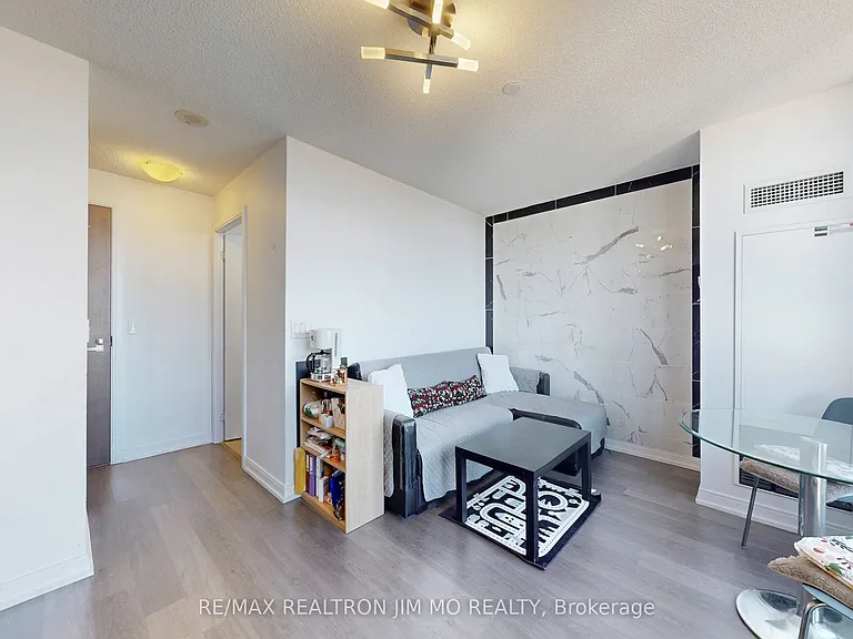 255 Village Green Sq #808 — Photo 12
