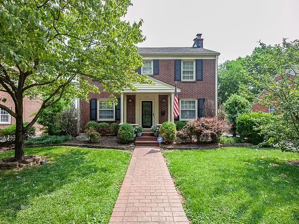 521 Cannons Ln, Louisville, KY 40207