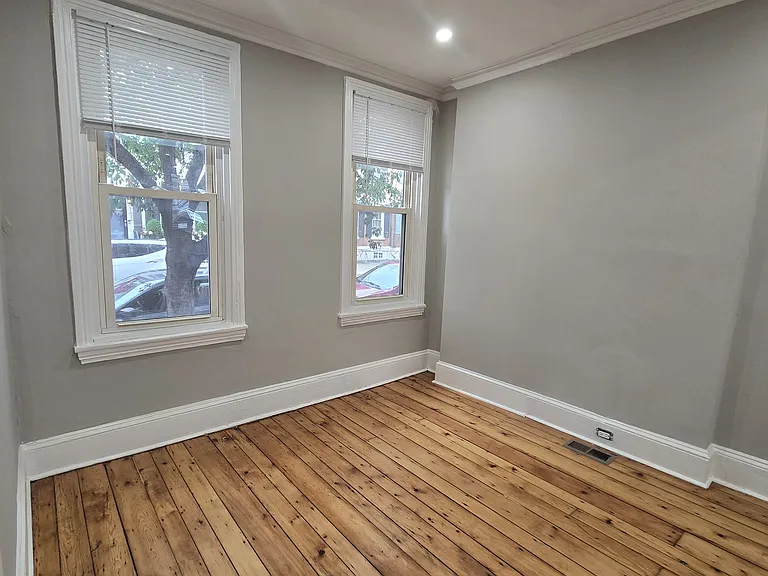 161 Mifflin St — Photo 8