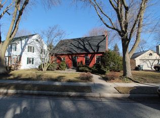 416 Summit Ave, Burlington, WI 53105