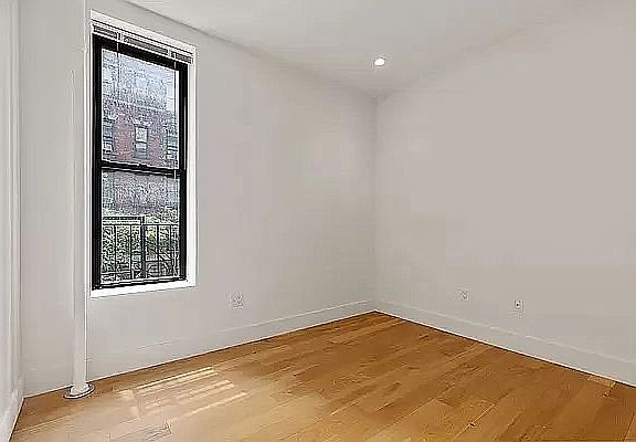 5th image of 403 E 69th St APT 5C