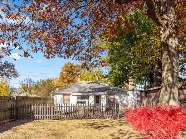 533 E Milton Ave, Hazel Park, MI 48030