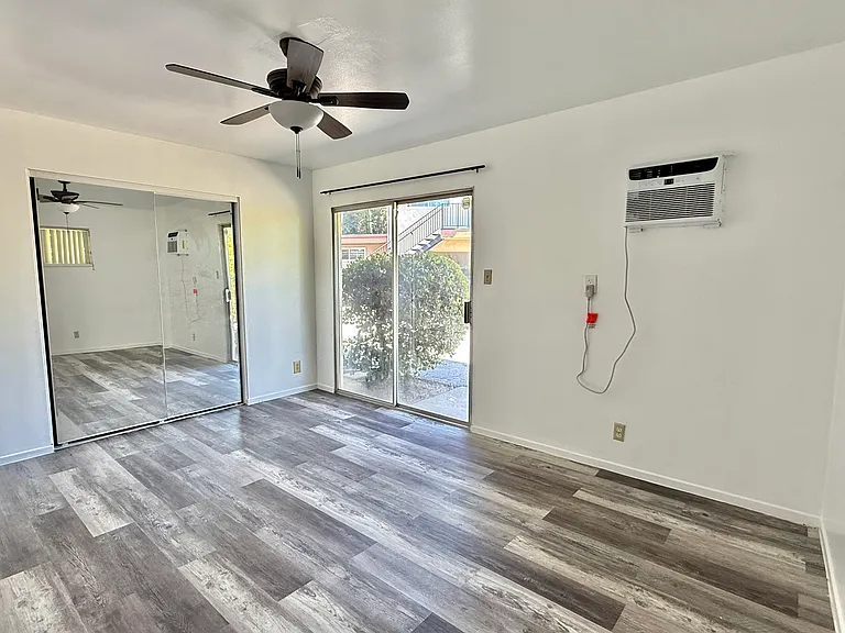 2675 Luray Cir — Photo 2