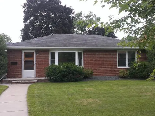 2524 Saint Anthony Blvd, Saint Anthony, MN 55418