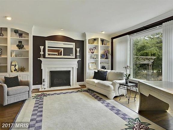 3rd image of 8007 Greenwich Woods Dr