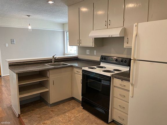 5th image of 36 Sharon St #3
