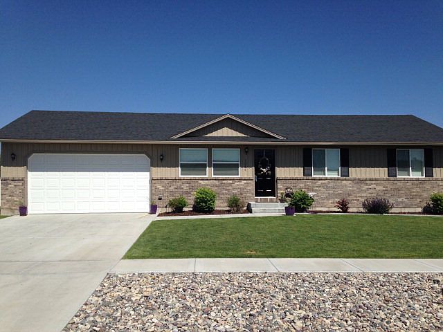 1st image of 1246 N Richland Dr