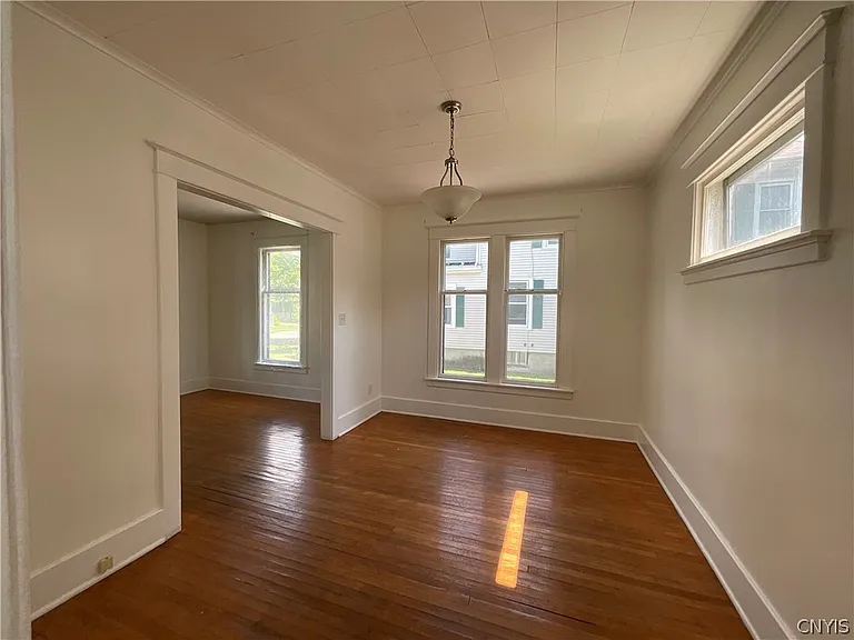 700 Nellis St E — Photo 29