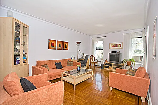 Sold by City Connections Realty | media 6