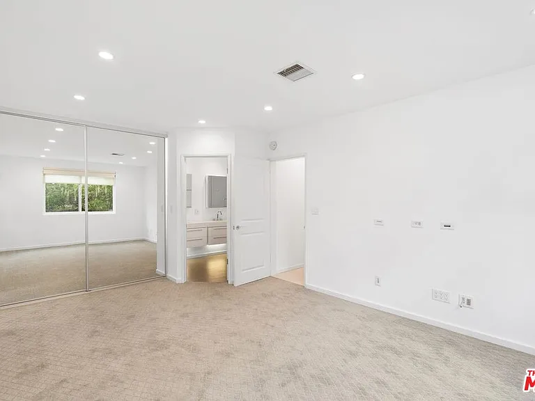 10645 Wilshire Blvd #101 — Photo 21