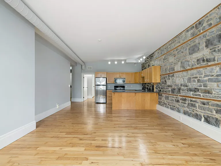 200A Ontario St #6 — Photo 9