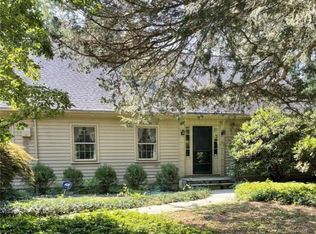 1 Money Point Rd, Mystic, CT 06355