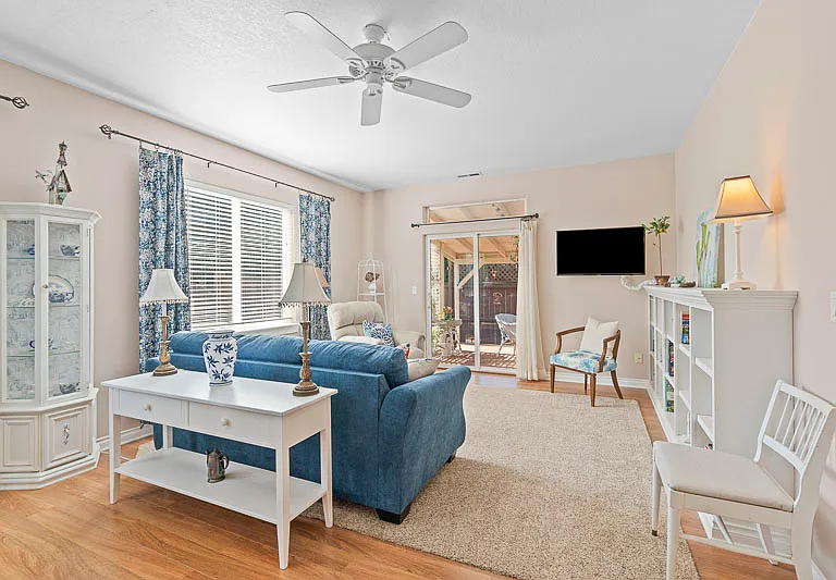 3928 Bentley Dr NE — Photo 9