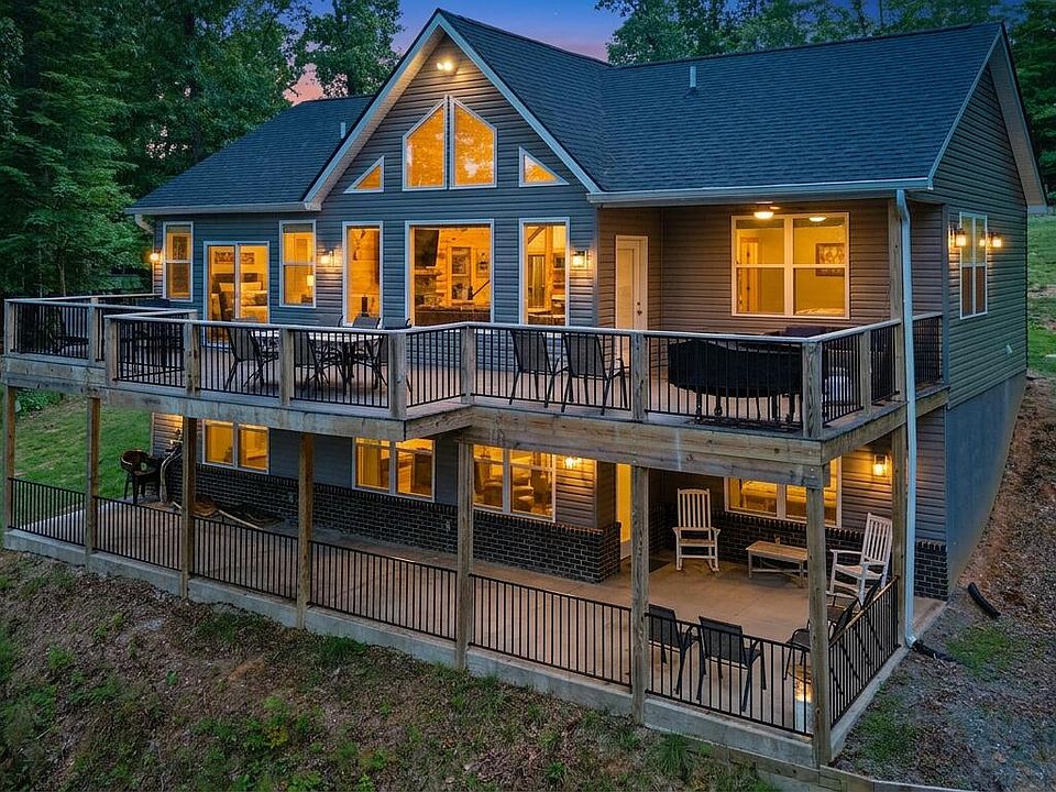 1st image of 287 Lakeshore Dr